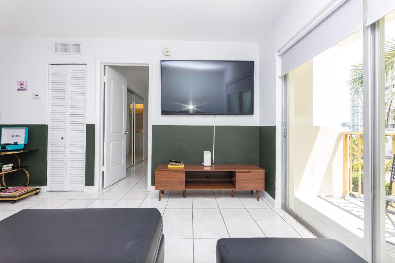 One Bedroom Apartment - With Parking & Balcony - Heart Of Wynwood Майами Экстерьер фото